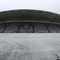 Bijeli pokrivač na Poljudu