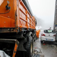 Na državnoj cesti 8 Rupa-Pasjak sudarila se dva šlepera, autobus, ralica i nekoliko automobila