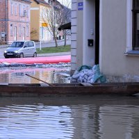 Predsjednik Vlade Andrej Plenković i ministar obrane Damir Krstičević obisli su poplavljena područja i sudjelovali na sastanku kriznog stožera