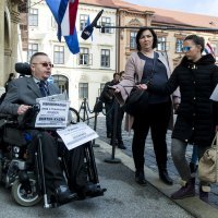 Prosvjed Stjepana Petrušića pred Vladom