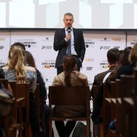 Učenička debata na temu: Euro u Hrvatskoj - Za ili Protiv?