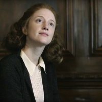 Andrea Riseborough kao Staljinova supruga Svetlana