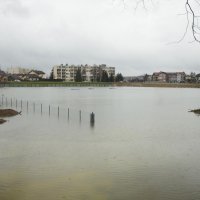 Riječica Petrinjčica u Petrini u velikom je porastu te prijeti izlijevanjem