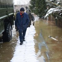 U mjestima oko Siska uz Kupu i Odru ulažu se napori da se obrane od poplava