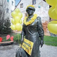 Zagrebački spomenici ukrašeni narcisama kao podsjetnik na kampanju BudiNARCISa