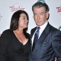 Pierce Brosnan i Keely Shaye Smith
