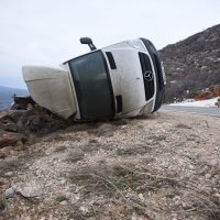 Prevrnuta vozila na cesti Gračac - Obrovac