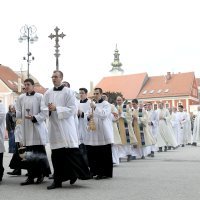 Zagreb: Svećeničkom ulaznom procesijom počeli obredi Velikog trodnevlja