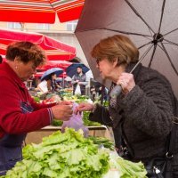 Uskrsna ponuda povrća, mesa i suhomesnatih proizvoda na Dolcu