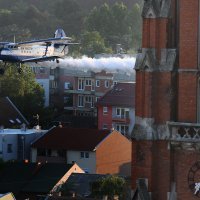 Aviozaprašivanje komaraca u Osijeku prilikom njihove najezde