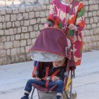 Sunčana subota idealna za šetnju u odvažnim odjevnim kombinacijama