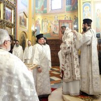 Metropolit Porfirije povodom Uskrsa predvodio svečanu arhijerejsku liturgiju