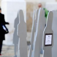 Aktivistice ispred Sabora postavile siluete koje simboliziraju ubijene žene