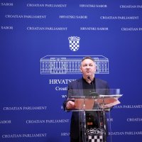 Culej na konferenciji za novinare na temu napada na osjećaje vjernika i Katoličku crkvu