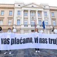 Prosvjed naziva Svi za djecu - Brod plovi