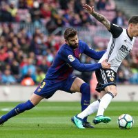 Barcelona (Gerard Pique) - Valencia (Santi Mina)