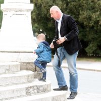 Političar Ivan Vrdoljak s obitelji prošetao trgom Republike Hrvatske