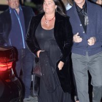 Pierce Brosnan i Keely Shaye Smith