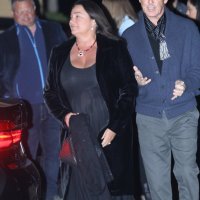 Pierce Brosnan i Keely Shaye Smith