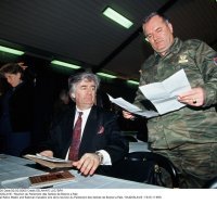 Radovan Karadžić i Ratko Mladić