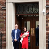 Kate Middleton i princ William pokazali novorođenog sina