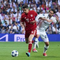 Robert Lewandowski vs. Isco