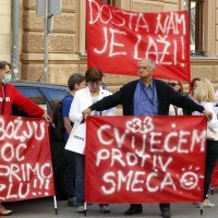 Prosvjed ispred zagrebačke Gradske skupštine