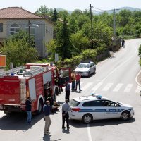 Privođenje muškarca koji se zatvorio u kuću u Grubinama i prijetio eksplozivom