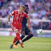 Bayern (Niklas Dorsch) - Eintracht (Jetro Willems)