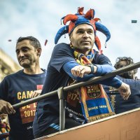 Proslava naslova prvaka igrača Barcelone (Ernesto Valverde i Andres Iniesta)