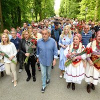 Gradonačelnik Bandić dijelio grah i karanfile povodom Praznika rada
