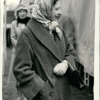 Kraljica Elizabeta II sa šalom