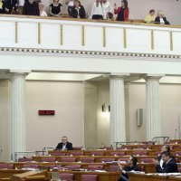 Poluprazna sabornica