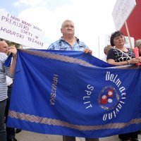 Prosvjed radnika Dalmacijavina uoči sjednice Vlade u Splitu