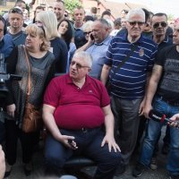 Šešelj zaustavljen na ulazu u Hrtkovce