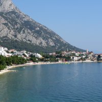 Gradac je turističko mjesto na makarskoj rivijeri od 1200 stanovnika.