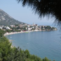 Gradac je turističko mjesto na makarskoj rivijeri od 1200 stanovnika.
