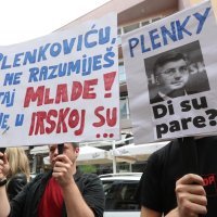 Forum mladih SDP-a održao performans vezano za aferu "Hotmail Agrokor"