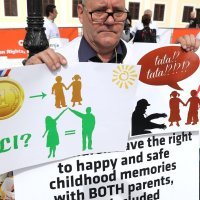 Udruga za ravnopravno roditeljstvo prosvjedom upozorila na neravnopravan položaj očeva