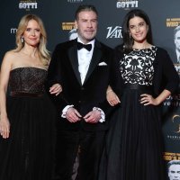 Kelly Preston, John Travolta i Ella Bleu Travolta