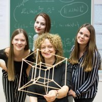 Doc.dr.sc. Snježana Majstorović, mentorica i studentice Iva Petovari, Marinela Pilj i Marijana Štengl