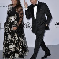 Pierce Brosnan i Kelly Shaye Smith