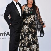 Pierce Brosnan i Kelly Shaye Smith