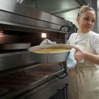 Claire Ptak, kraljevska torta