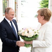 Vladimir Putin i Angela Merkel