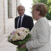 Vladimir Putin i Angela Merkel