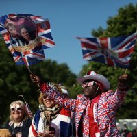 Atmosfera na ulicama uoči početka kraljevskog vjenčanja