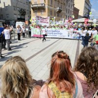 Rijeka: Interventna policija odnijela nekoliko djevojaka koje su blokirale put kolone Hod za život