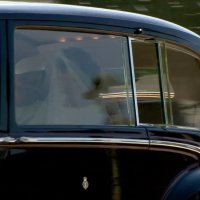 Meghan Markle dolazi u crkvu na vjenčanje s princem Harryjem