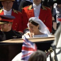 Princ Harry i Meghan Markle u kočiji se provozali po gradu